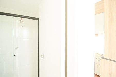 Banheiro de kitnet/studio para alugar com 1 quarto, 17m² em Vila Arcadia, São Paulo