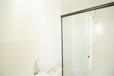 Banheiro de kitnet/studio para alugar com 1 quarto, 17m² em Vila Arcadia, São Paulo