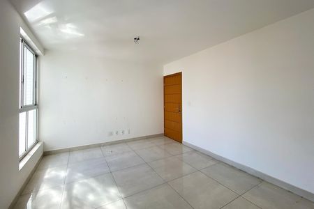 Apartamento para alugar com 80m², 3 quartos e 1 vaga Apartamento para alugar com 80m², 3 quartos e 1 vagaSala