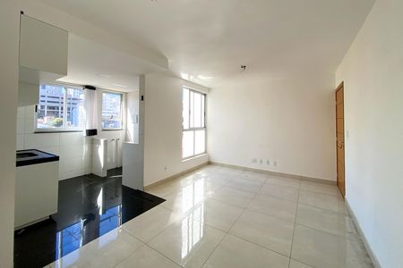 Apartamento para alugar com 80m², 3 quartos e 1 vaga Apartamento para alugar com 80m², 3 quartos e 1 vagaSala