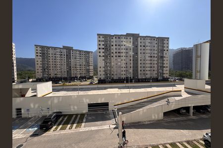 Sala - Vista de apartamento para alugar com 2 quartos, 50m² em Barra Olímpica, Rio de Janeiro