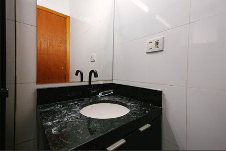 Casa para alugar com 72m², 2 quartos e 2 vagas Casa para alugar com 72m², 2 quartos e 2 vagasBanheiro da Suíte 1
