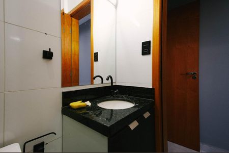 Casa para alugar com 72m², 2 quartos e 2 vagas Casa para alugar com 72m², 2 quartos e 2 vagasBanheiro da Suíte 2