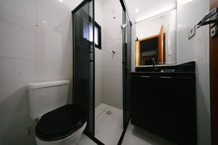 Casa para alugar com 72m², 2 quartos e 2 vagas Casa para alugar com 72m², 2 quartos e 2 vagasBanheiro da Suíte 1