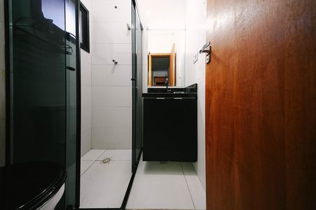 Casa para alugar com 72m², 2 quartos e 2 vagas Casa para alugar com 72m², 2 quartos e 2 vagasBanheiro da Suíte 1