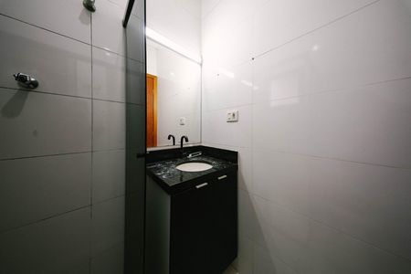 Casa para alugar com 72m², 2 quartos e 2 vagas Casa para alugar com 72m², 2 quartos e 2 vagasBanheiro da Suíte 1