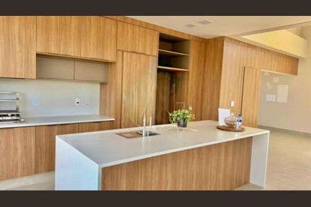 Casa de condomínio à venda com 225m², 3 quartos e 4 vagas