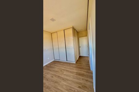 Casa de condomínio à venda com 225m², 3 quartos e 4 vagas