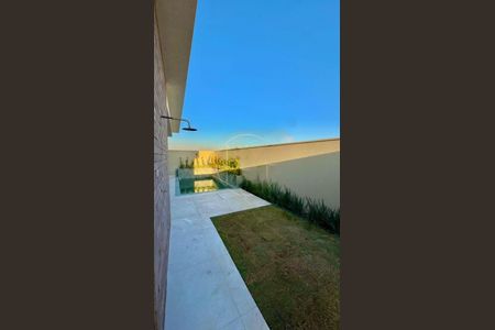 Casa de condomínio à venda com 225m², 3 quartos e 4 vagas