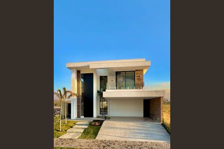 Casa de condomínio à venda com 225m², 3 quartos e 4 vagas