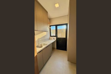 Casa de condomínio à venda com 225m², 3 quartos e 4 vagas