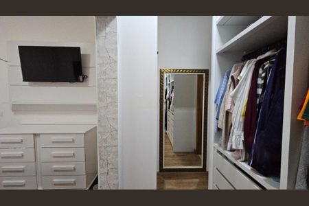 Casa de condomínio à venda com 246m², 3 quartos e 4 vagas