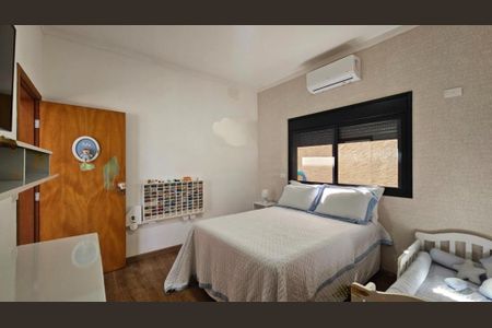 Casa de condomínio à venda com 246m², 3 quartos e 4 vagas