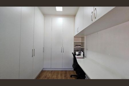 Casa de condomínio à venda com 246m², 3 quartos e 4 vagas