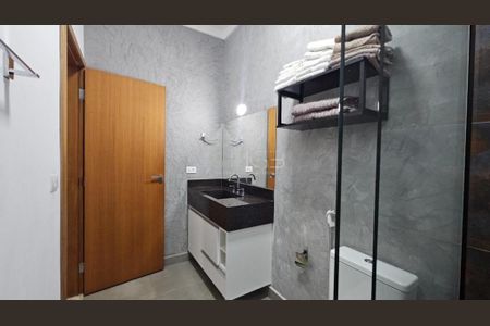 Casa de condomínio à venda com 246m², 3 quartos e 4 vagas