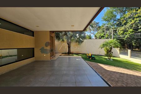 Casa de condomínio à venda com 246m², 3 quartos e 4 vagas