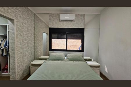 Casa de condomínio à venda com 246m², 3 quartos e 4 vagas