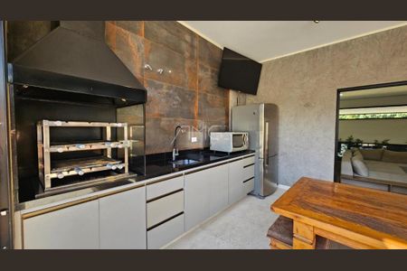 Casa de condomínio à venda com 246m², 3 quartos e 4 vagas