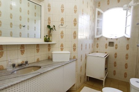 Banheiro Social de casa à venda com 4 quartos, 264m² em Santa Lúcia, Belo Horizonte