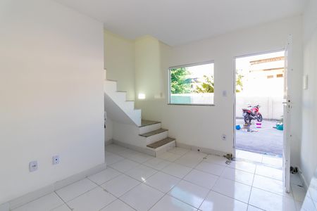 Casa de condomínio para alugar com 65m², 2 quartos e 1 vaga Casa de condomínio para alugar com 65m², 2 quartos e 1 vagaSala