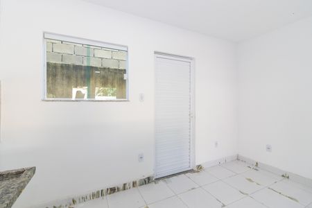 Cozinha de casa de condomínio para alugar com 2 quartos, 65m² em Bangu, Rio de Janeiro