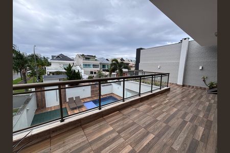 Apartamento à venda com 350m², 3 quartos e 4 vagas Apartamento à venda com 350m², 3 quartos e 4 vagasVaranda