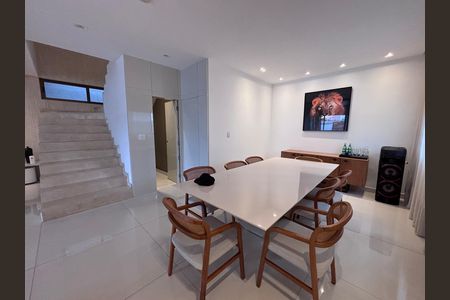 Apartamento à venda com 350m², 3 quartos e 4 vagas Apartamento à venda com 350m², 3 quartos e 4 vagasSala