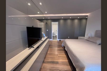Apartamento à venda com 350m², 3 quartos e 4 vagas Apartamento à venda com 350m², 3 quartos e 4 vagasSuite 1