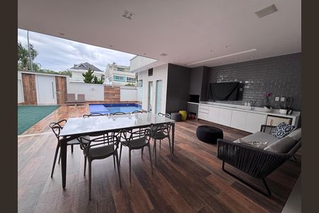 Apartamento à venda com 350m², 3 quartos e 4 vagas Apartamento à venda com 350m², 3 quartos e 4 vagasÁrea externa