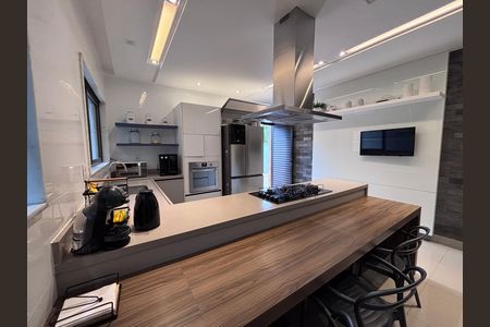 Apartamento à venda com 350m², 3 quartos e 4 vagas Apartamento à venda com 350m², 3 quartos e 4 vagasCozinha