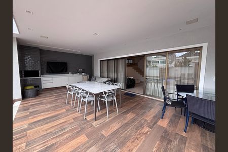 Apartamento à venda com 350m², 3 quartos e 4 vagas Apartamento à venda com 350m², 3 quartos e 4 vagasÁrea externa