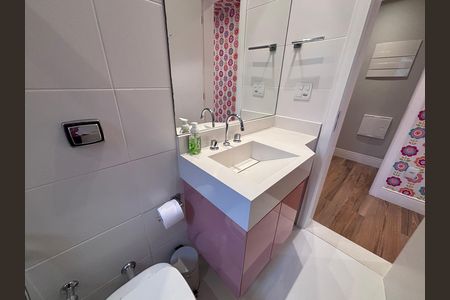 Apartamento à venda com 350m², 3 quartos e 4 vagas Apartamento à venda com 350m², 3 quartos e 4 vagasBanheiro da Suíte 2