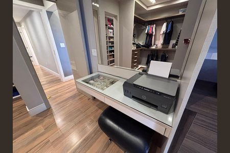 Apartamento à venda com 350m², 3 quartos e 4 vagas Apartamento à venda com 350m², 3 quartos e 4 vagasCloset da suíte 1