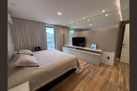 Apartamento à venda com 350m², 3 quartos e 4 vagas Apartamento à venda com 350m², 3 quartos e 4 vagasSuite 1