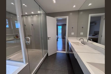 Banheiro da Suíte 1 de apartamento à venda com 3 quartos, 350m² em Recreio dos Bandeirantes, Rio de Janeiro