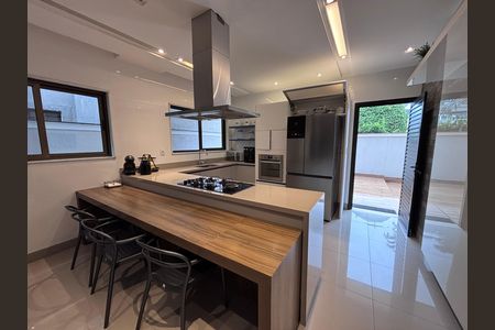 Apartamento à venda com 350m², 3 quartos e 4 vagas Apartamento à venda com 350m², 3 quartos e 4 vagasCozinha