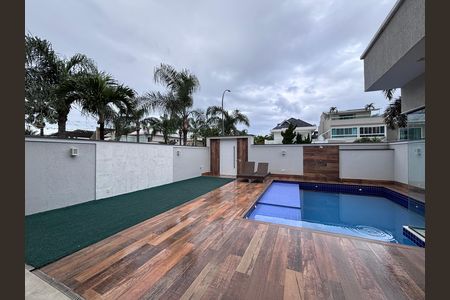 Apartamento à venda com 350m², 3 quartos e 4 vagas Apartamento à venda com 350m², 3 quartos e 4 vagasÁrea externa