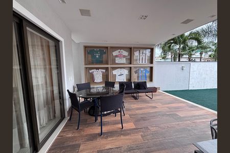 Apartamento à venda com 350m², 3 quartos e 4 vagas Apartamento à venda com 350m², 3 quartos e 4 vagasÁrea externa