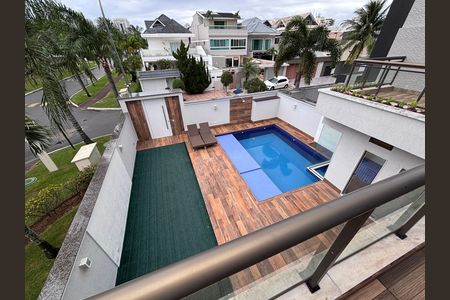 Apartamento à venda com 350m², 3 quartos e 4 vagas Apartamento à venda com 350m², 3 quartos e 4 vagasVaranda