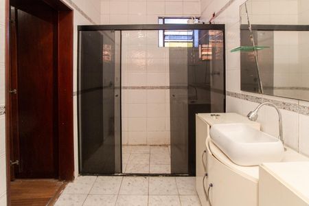 Casa para alugar com 300m², 3 quartos e 4 vagas Casa para alugar com 300m², 3 quartos e 4 vagasBanheiro da Suíte