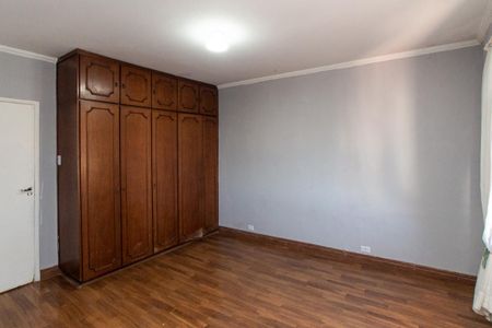 Casa para alugar com 300m², 3 quartos e 4 vagas Casa para alugar com 300m², 3 quartos e 4 vagasQuarto 2