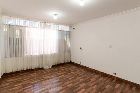 Casa para alugar com 300m², 3 quartos e 4 vagas Casa para alugar com 300m², 3 quartos e 4 vagasSala