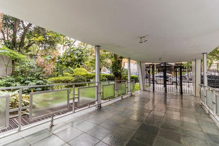 Apartamento à venda com 210m², 4 quartos e 1 vaga Apartamento à venda com 210m², 4 quartos e 1 vagaHall de Entrada