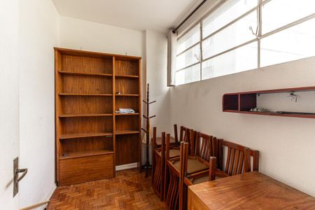 Apartamento à venda com 210m², 4 quartos e 1 vaga Apartamento à venda com 210m², 4 quartos e 1 vagaQuarto de Serviço