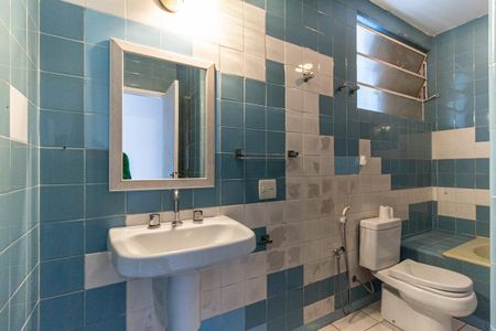 Apartamento à venda com 210m², 4 quartos e 1 vaga Apartamento à venda com 210m², 4 quartos e 1 vagaBanheiro Social