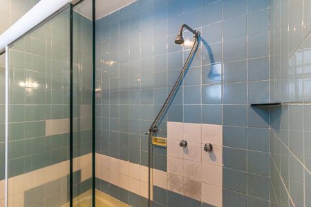 Apartamento à venda com 210m², 4 quartos e 1 vaga Apartamento à venda com 210m², 4 quartos e 1 vagaBanheiro Social