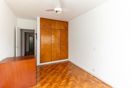 Apartamento à venda com 210m², 4 quartos e 1 vaga Apartamento à venda com 210m², 4 quartos e 1 vagaQuarto 2