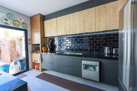 Casa de condomínio para alugar com 160m², 3 quartos e 4 vagas