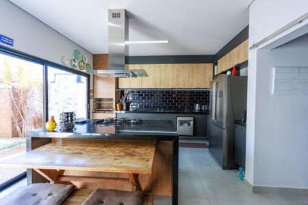 Casa de condomínio para alugar com 160m², 3 quartos e 4 vagas