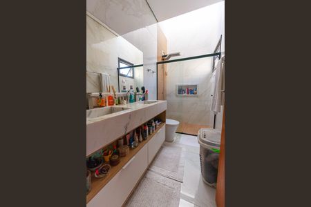 Casa de condomínio para alugar com 160m², 3 quartos e 4 vagas